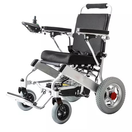 ¿Hasta dónde puede llegar una silla de ruedas eléctrica al aire libre?